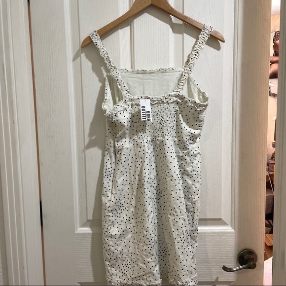 NWT Uo Wren Dotted Linen Ruffle Mini Dress Off White Black Summer Size Medium - Picture 8 of 16